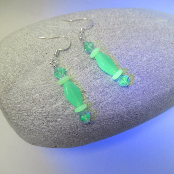 Uranium glass bead earrings - Picture 8 of 11